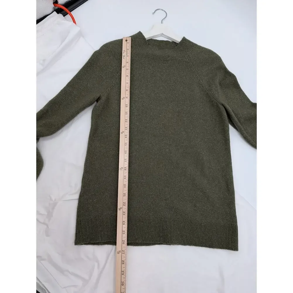 Loft Green Merino Wool Blend Sweater Size Medium Warm Comfy Career Office Work